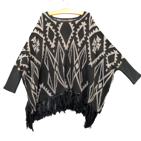 Do Everything in Love Women's Sweater Poncho Black One Size Knit Fringe - Picture 1 of 12